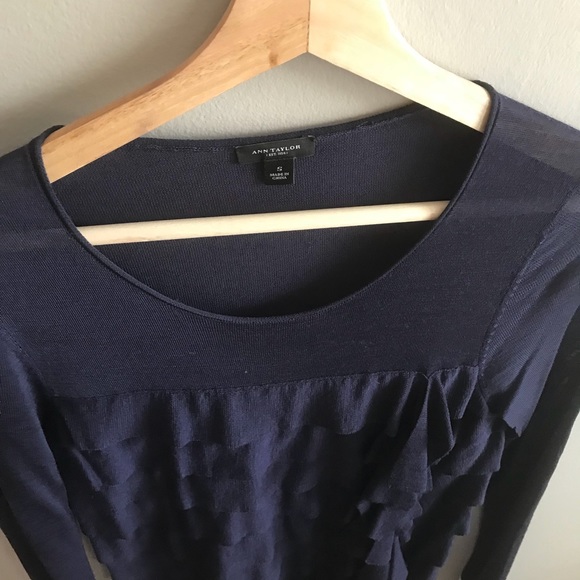 🎀ANN TAYLOR🎀 Ruffle Front Top - Picture 3 of 7